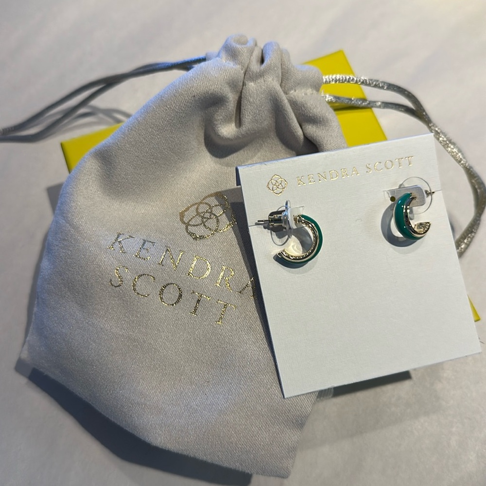 New Kendra Scott green earrings